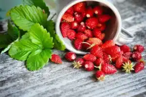 Amazing health benefits from strawberries స్ట్రాబెర్రీలు తినడం వల్ల కలిగే అనేక ప్రయోజనాల గురించి మీకు తెలిస్తే.