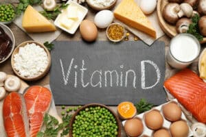Vitamin D: విటమిన్ డి లోపం యొక్క లక్షణాలు,రోజు మనకు విటమిన్ డి ఎంత అవసరం